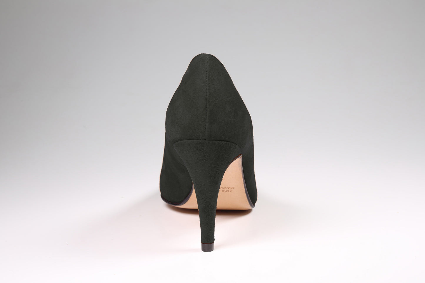Scarpa décolleté tacco 8 in camoscio grigio canna di fucile