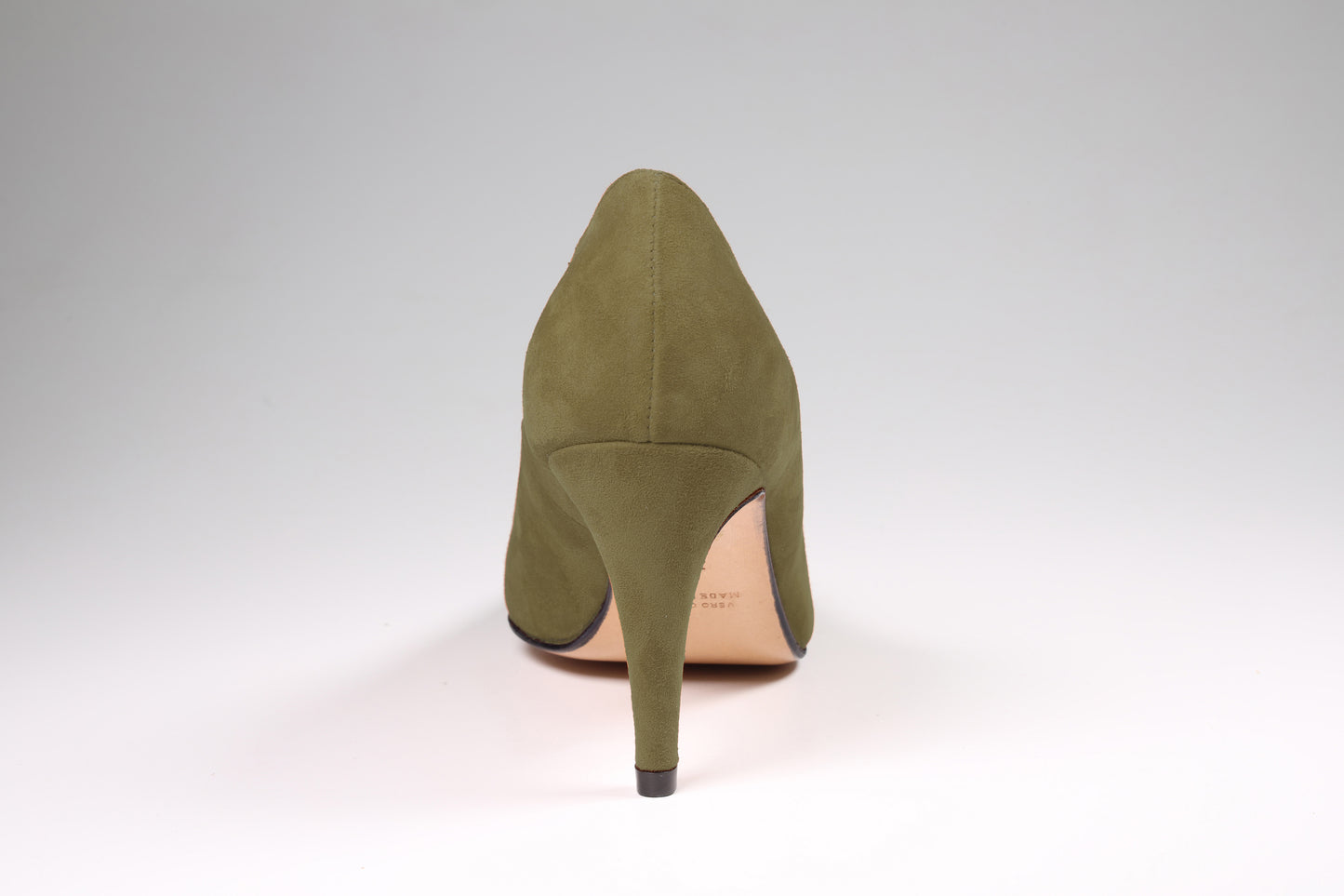 Scarpa décolleté tacco 8 in camoscio verde chiaro